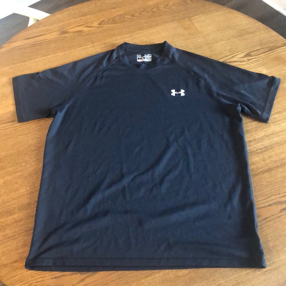 Under Armour Loose Fit Heatgear | Medium